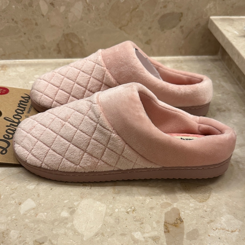 Dearfoams Blush Quilted Slippers - Picture 6 of 10